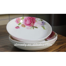 assiette en porcelaine